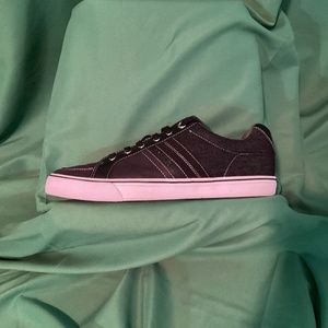 Like new Blacked out Levi’s brand casual sneaker . Mens 11
